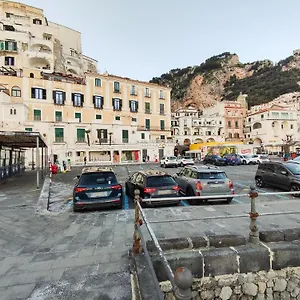 https://palazzo-vitagliano.hotels-amalfi.com